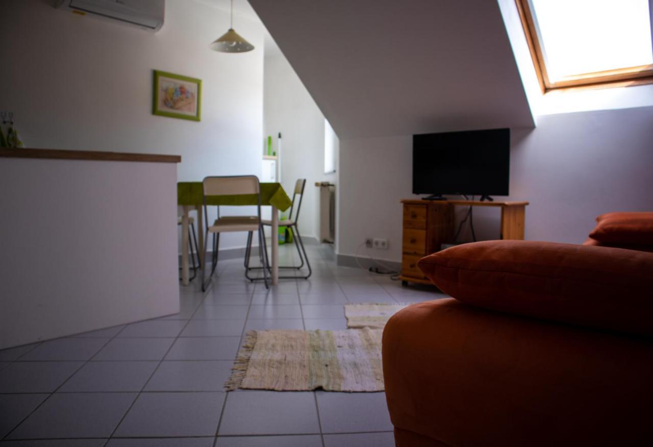 Nefelejcs Apartmanhaz Денешдиаш Экстерьер фото